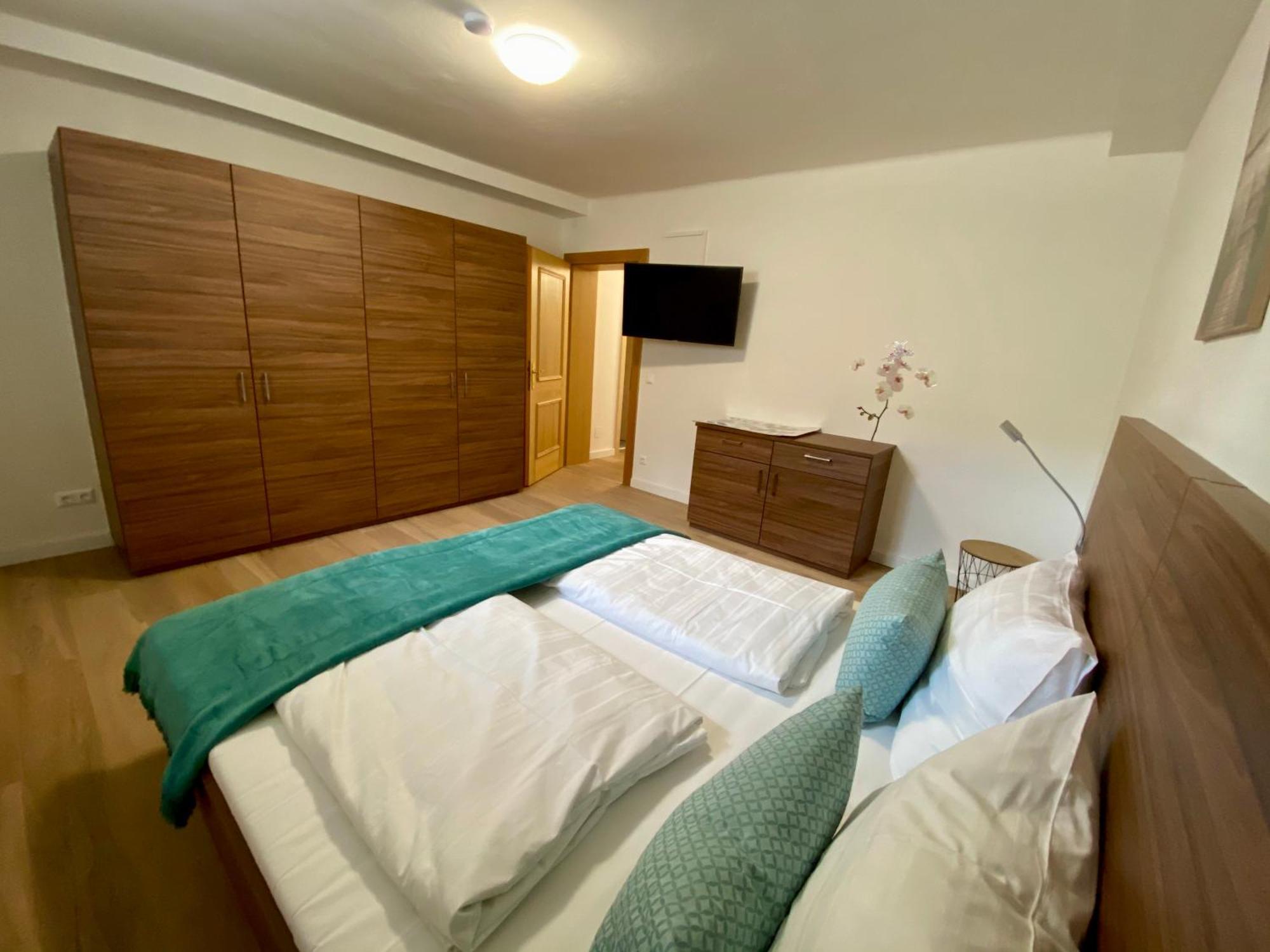 Haus Aussicht - Ferienwohnungen Velden Velden am Wörthersee Room photo